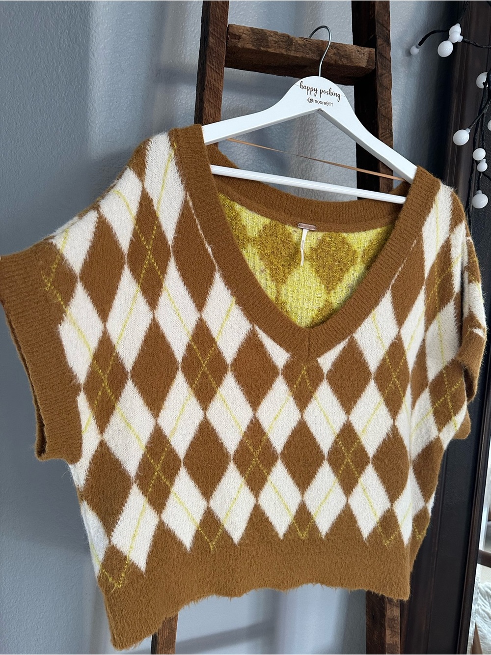 Free People Brown and White Argyle V-Neck Sweater Vest, size large - Picture 3 of 11